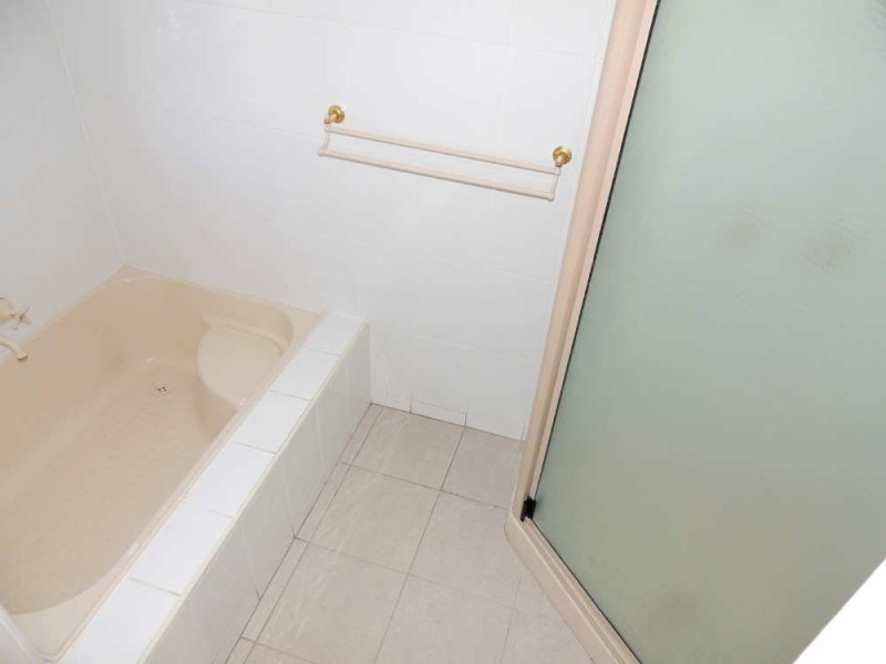 12 Grayson Street, West Gladstone QLD 4680