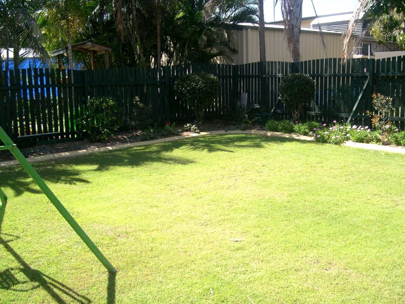 12 Grayson Street, West Gladstone QLD 4680