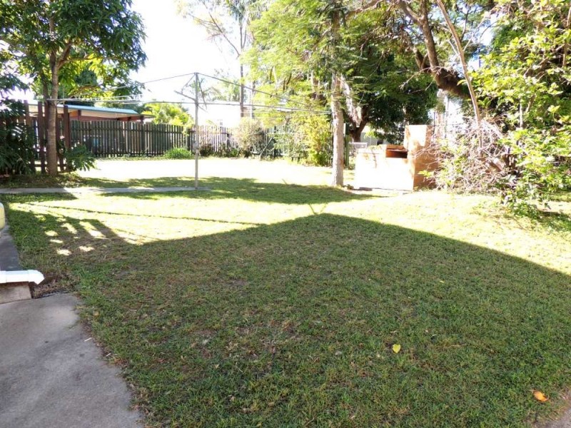 12 Grayson Street, West Gladstone QLD 4680