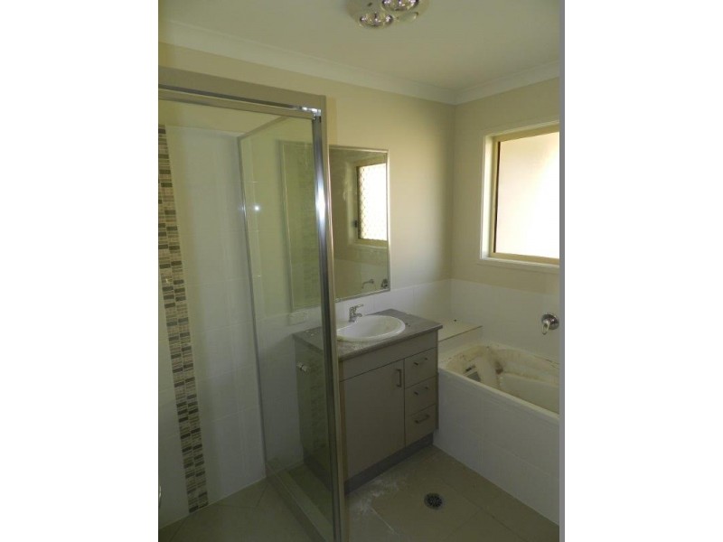 3 Blaxland Court, Glen Eden QLD 4680