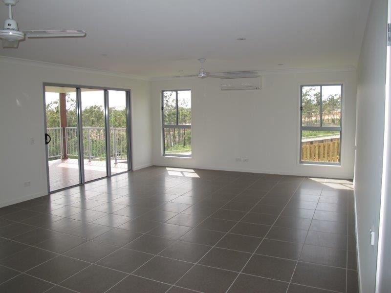 13 Florey Place, Kirkwood QLD 4680