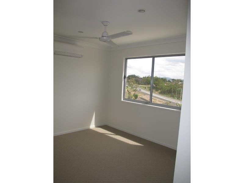 13 Florey Place, Kirkwood QLD 4680