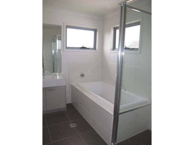 13 Florey Place, Kirkwood QLD 4680