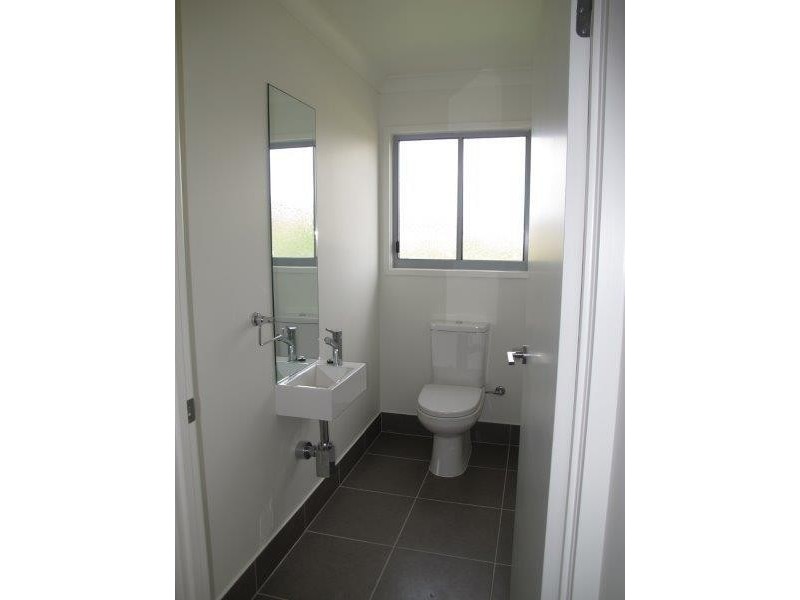 13 Florey Place, Kirkwood QLD 4680