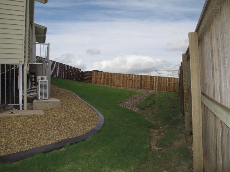 13 Florey Place, Kirkwood QLD 4680