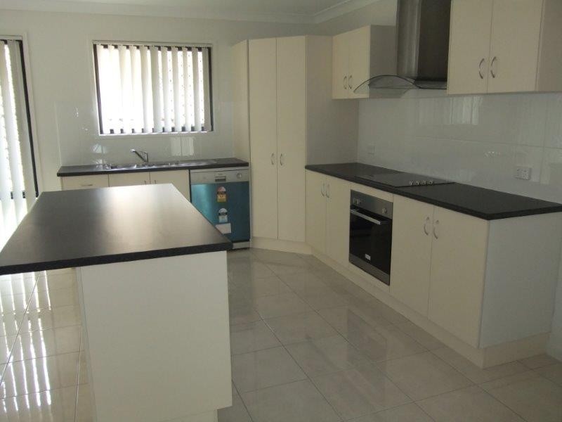 7 Stoneybrook Drive, Glen Eden QLD 4680