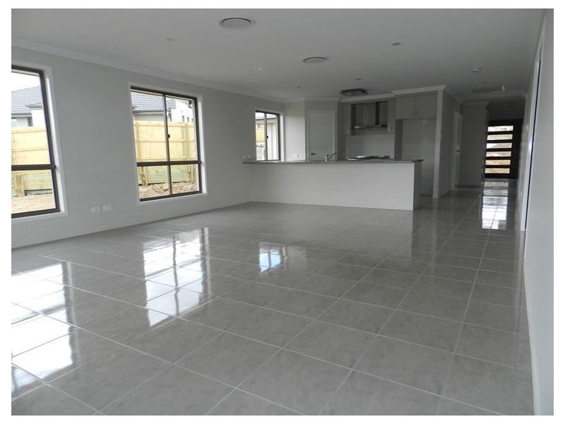 5 Petecost Close, Glen Eden QLD 4680