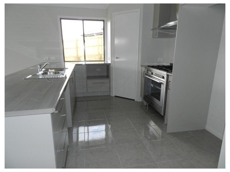 5 Petecost Close, Glen Eden QLD 4680