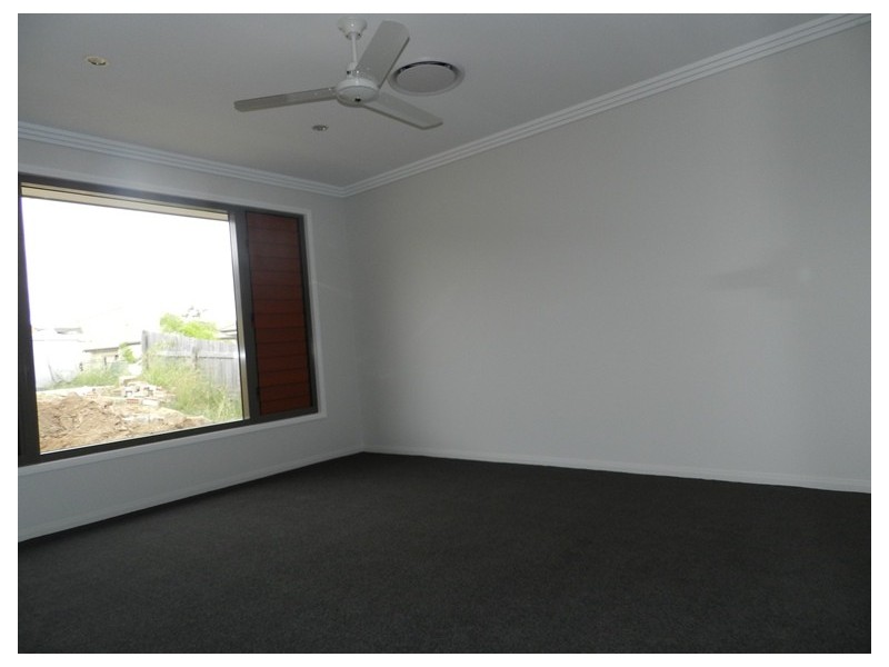 5 Petecost Close, Glen Eden QLD 4680