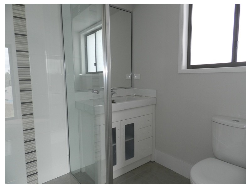 5 Petecost Close, Glen Eden QLD 4680