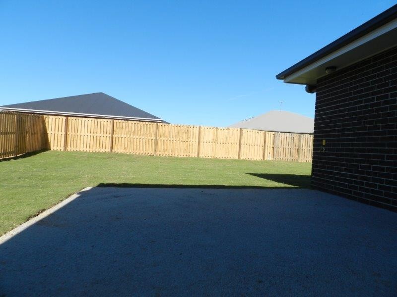 46 Creekview Drive, New Auckland QLD 4680