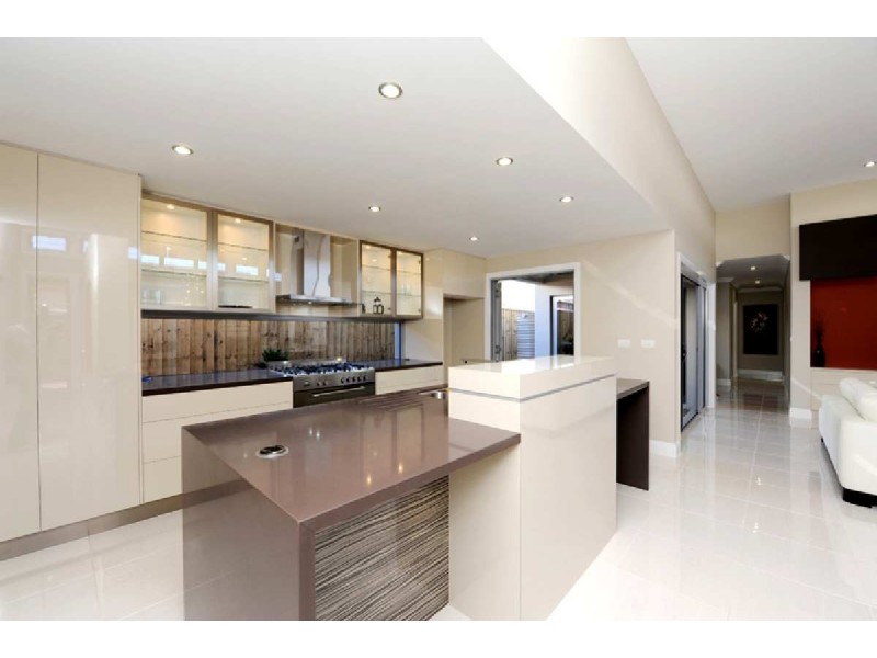 48 Koowin Drive, Kirkwood QLD 4680