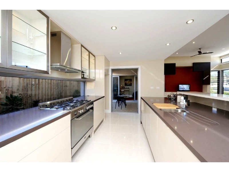 48 Koowin Drive, Kirkwood QLD 4680