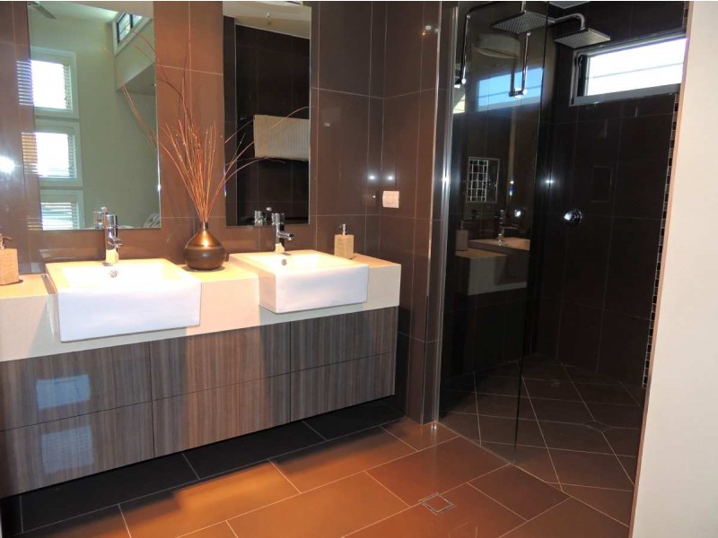 48 Koowin Drive, Kirkwood QLD 4680