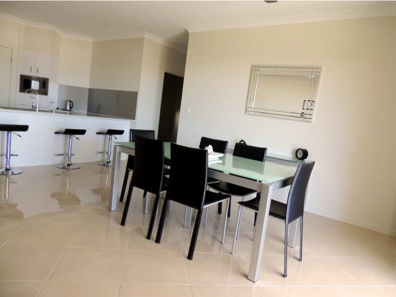 5 Palmerston Court, New Auckland QLD 4680