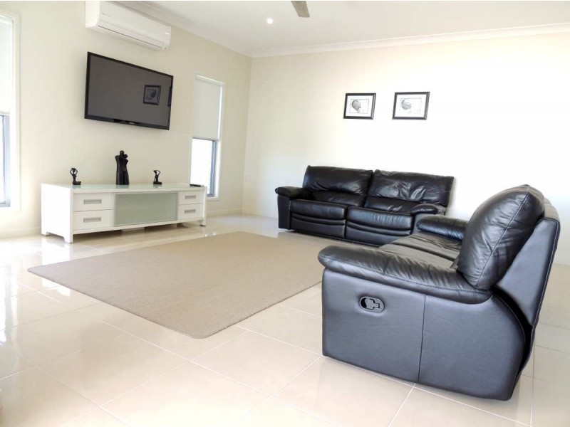 5 Palmerston Court, New Auckland QLD 4680