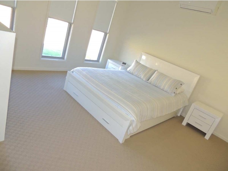 5 Palmerston Court, New Auckland QLD 4680