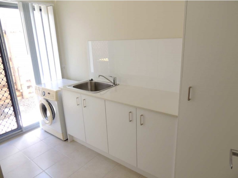 5 Palmerston Court, New Auckland QLD 4680