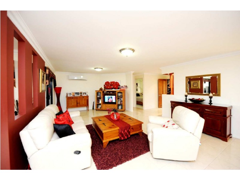 5 Victoria Avenue, Glen Eden QLD 4680