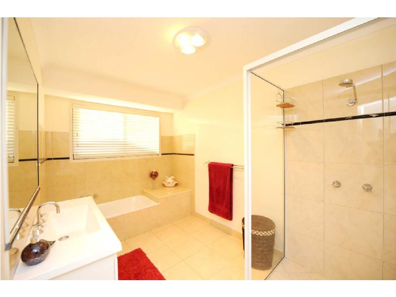 5 Victoria Avenue, Glen Eden QLD 4680