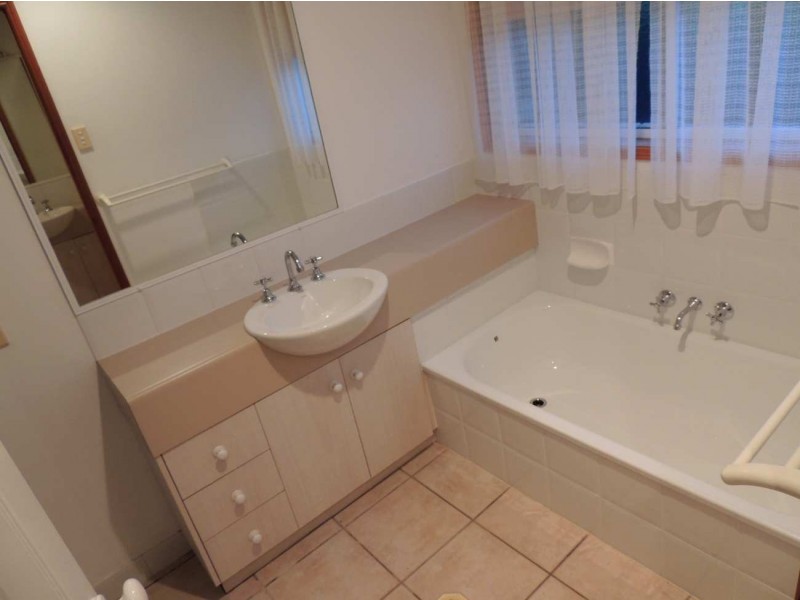 89 The Oaks Road, Tannum Sands QLD 4680