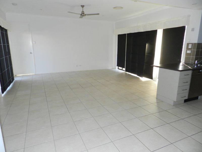 23 Larcom Rise, West Gladstone QLD 4680