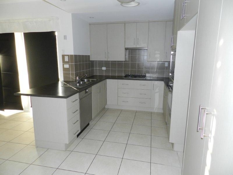 23 Larcom Rise, West Gladstone QLD 4680