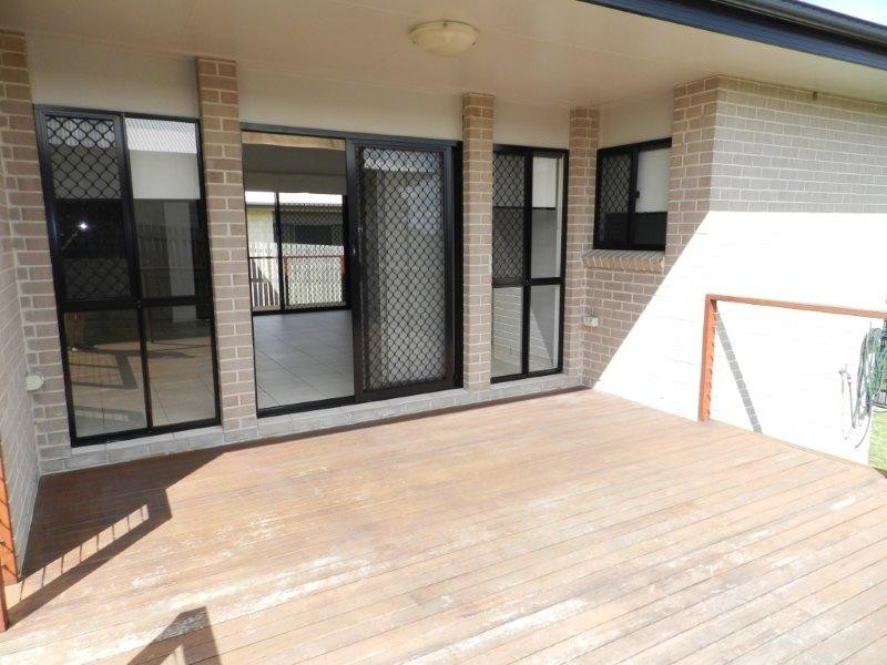 23 Larcom Rise, West Gladstone QLD 4680