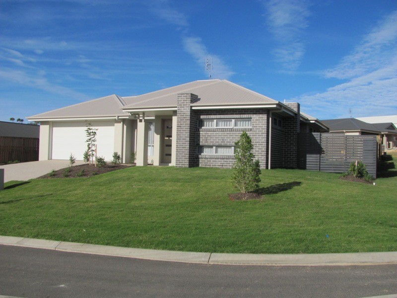 7 Koolivoo Parade, Boyne Island QLD 4680