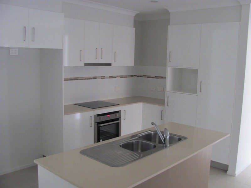 7 Koolivoo Parade, Boyne Island QLD 4680