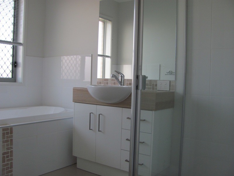 7 Koolivoo Parade, Boyne Island QLD 4680