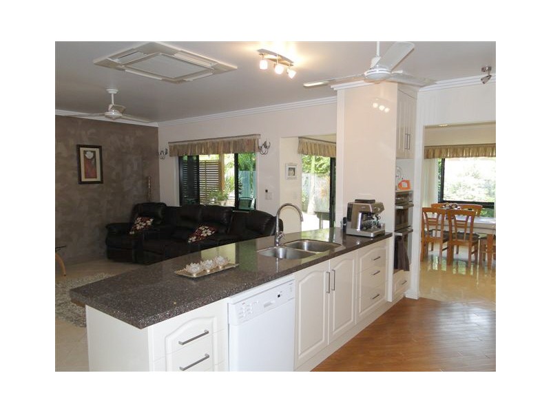 27 Dolphin Terrace, South Gladstone QLD 4680