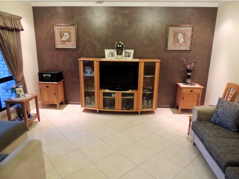 27 Dolphin Terrace, South Gladstone QLD 4680
