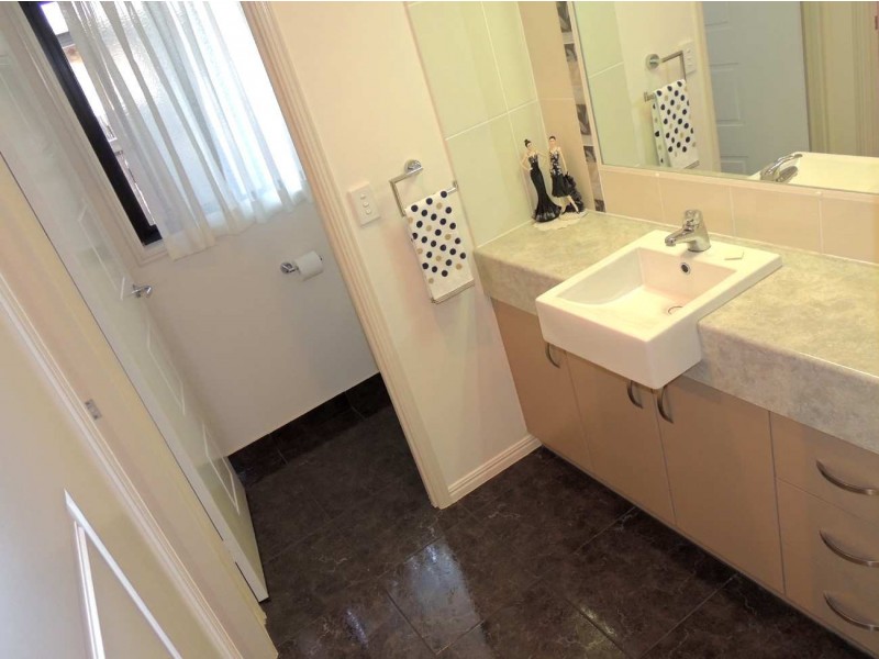 27 Dolphin Terrace, South Gladstone QLD 4680