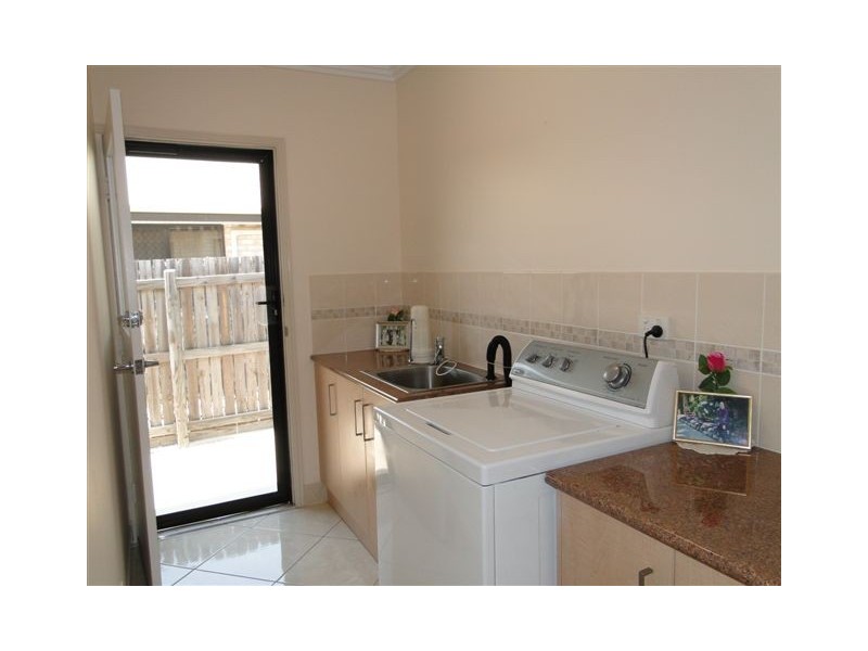27 Dolphin Terrace, South Gladstone QLD 4680