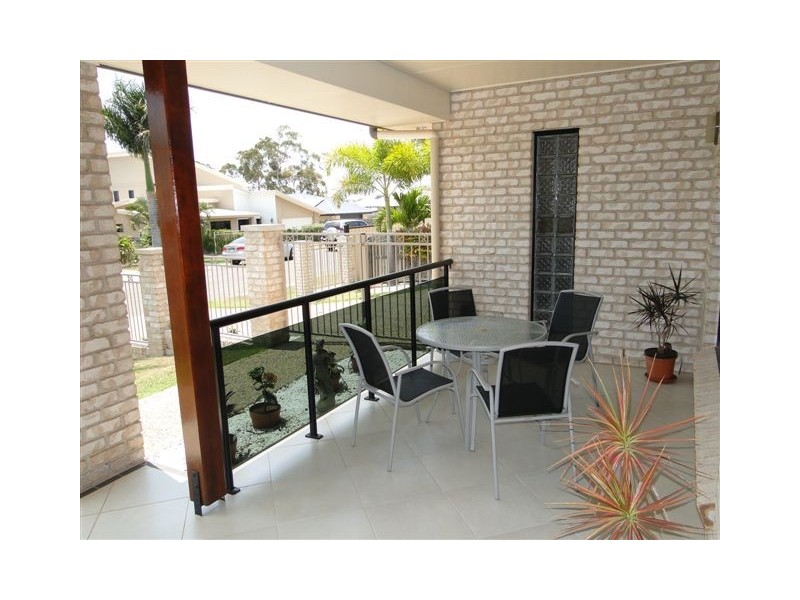 27 Dolphin Terrace, South Gladstone QLD 4680