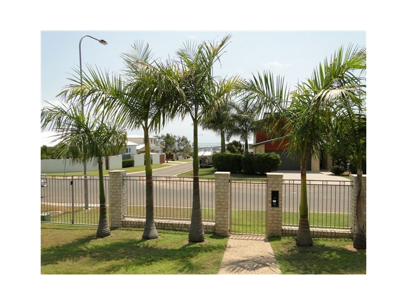 27 Dolphin Terrace, South Gladstone QLD 4680