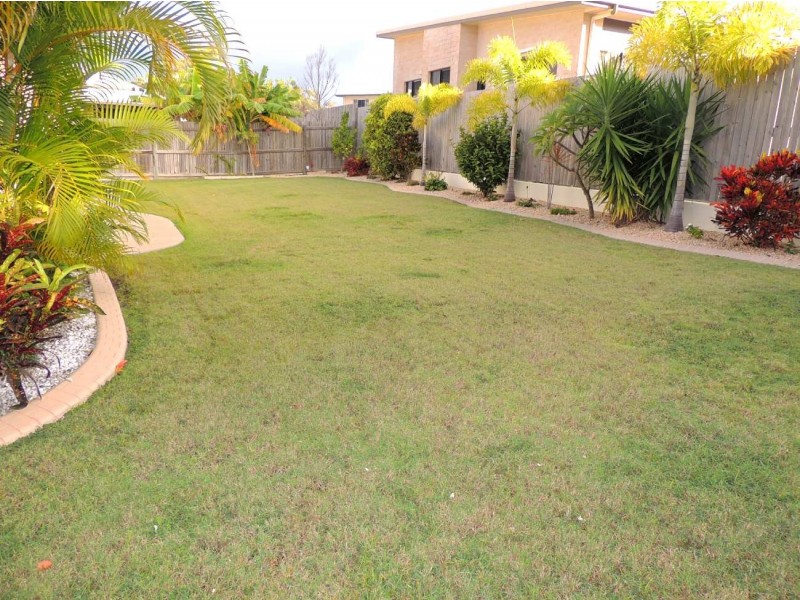 27 Dolphin Terrace, South Gladstone QLD 4680