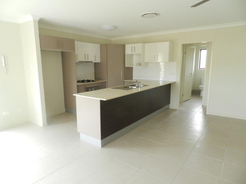 2 Robinson Place, New Auckland QLD 4680