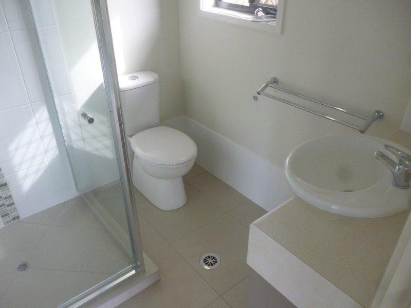 2 Robinson Place, New Auckland QLD 4680