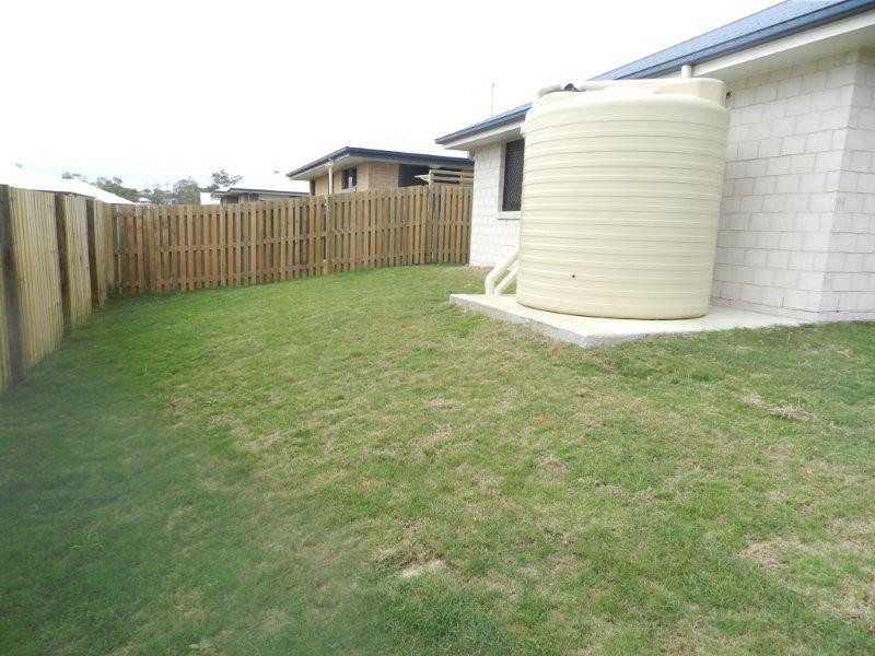 2 Robinson Place, New Auckland QLD 4680