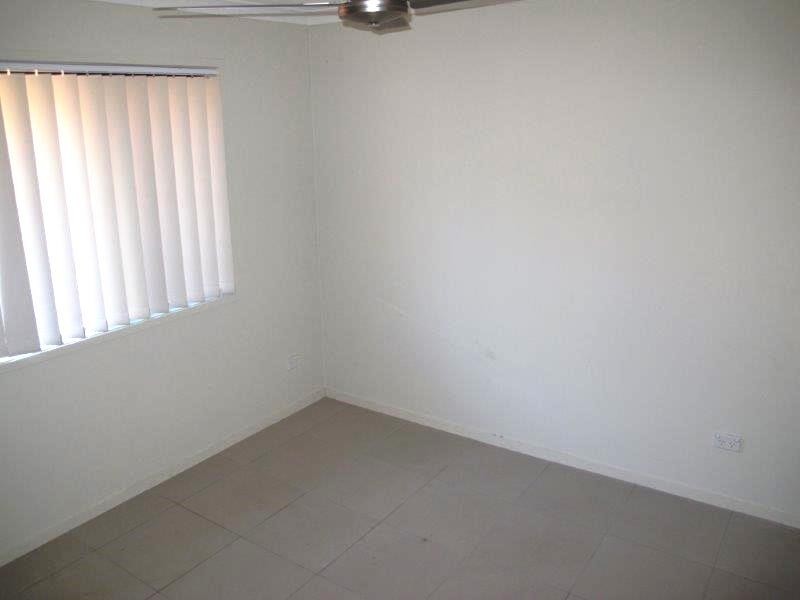 2 Robinson Place, New Auckland QLD 4680