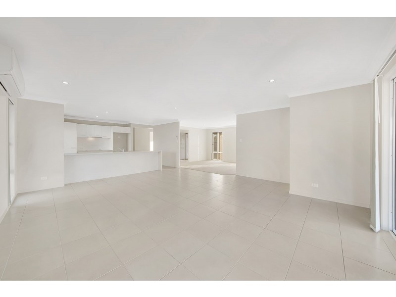 1 Christian Court, Glen Eden QLD 4680