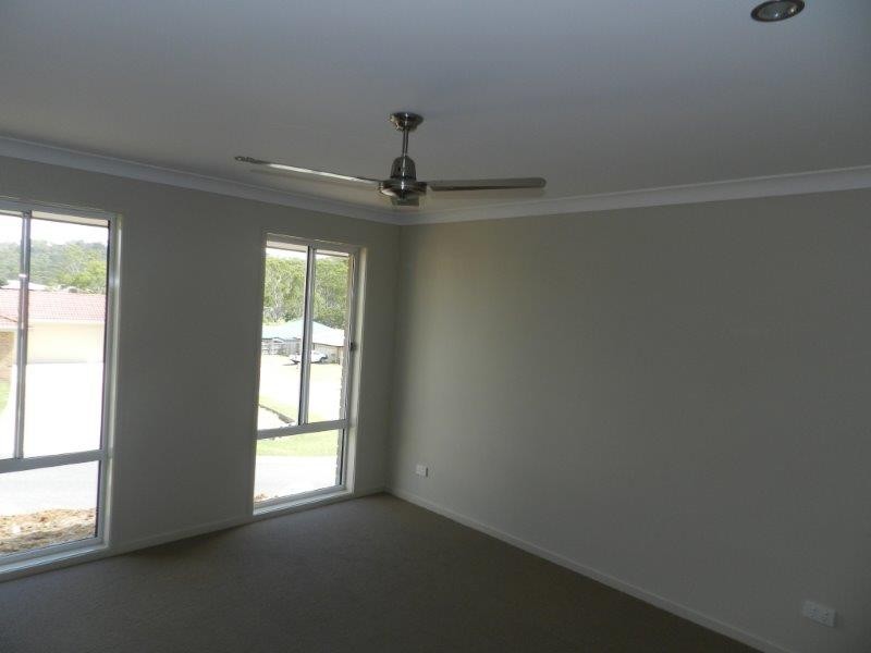 1 Christian Court, Glen Eden QLD 4680