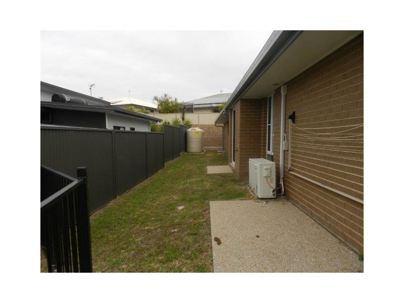 1 Christian Court, Glen Eden QLD 4680