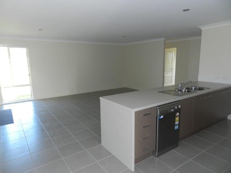 5 Nardoo Place, Glen Eden QLD 4680