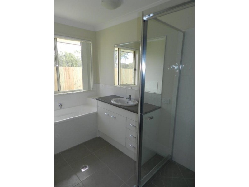 5 Nardoo Place, Glen Eden QLD 4680