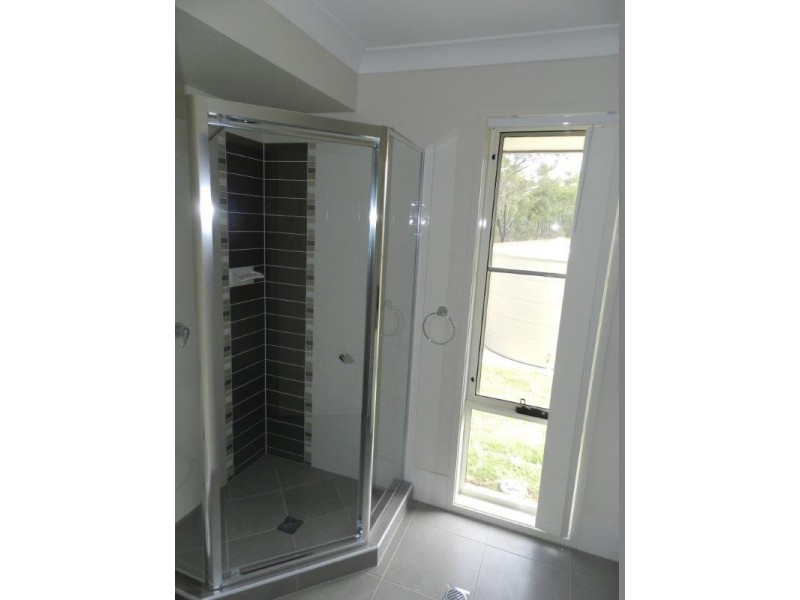 5 Nardoo Place, Glen Eden QLD 4680