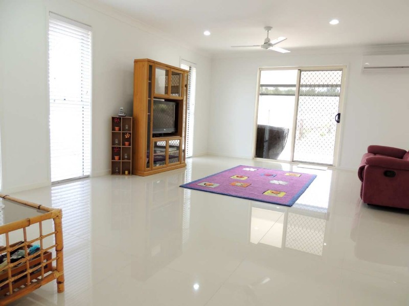 14 Ouston Place, South Gladstone QLD 4680
