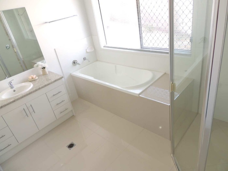14 Ouston Place, South Gladstone QLD 4680